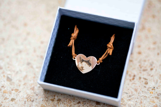 Pulsera con Dije de Corazón Dorado